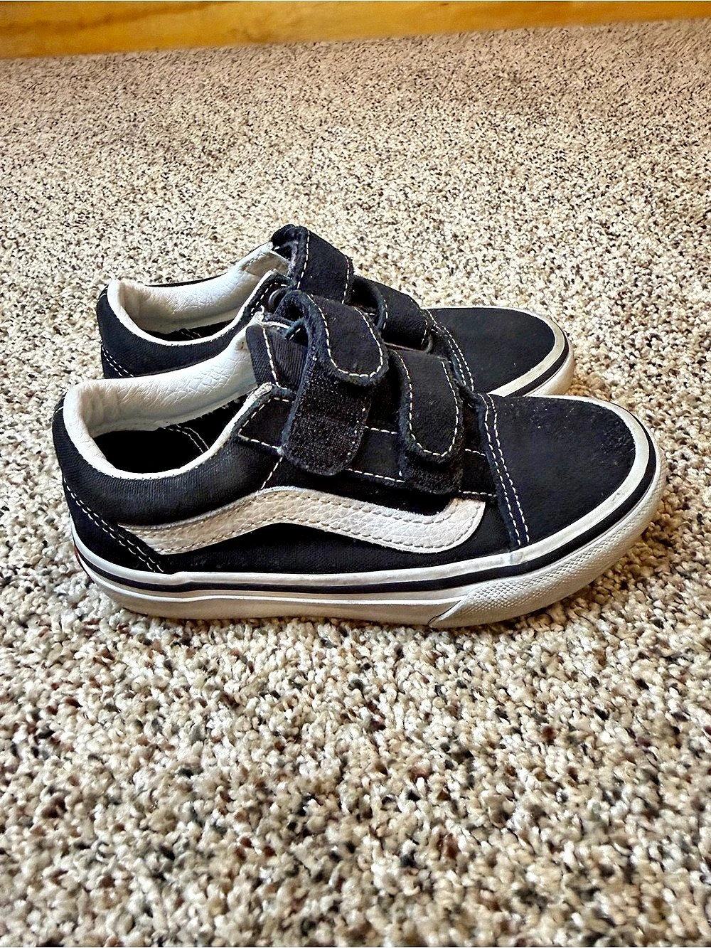 Vans Old Skool V Kids Black & White Velcro Sneakers US 10.5